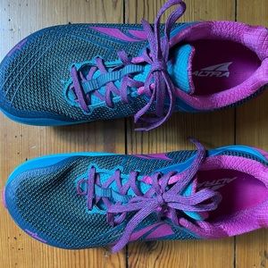 Altra Timp Zero Drop Blue Pink Trailing Hiking/Running Shoes. Women’s Size 8.5